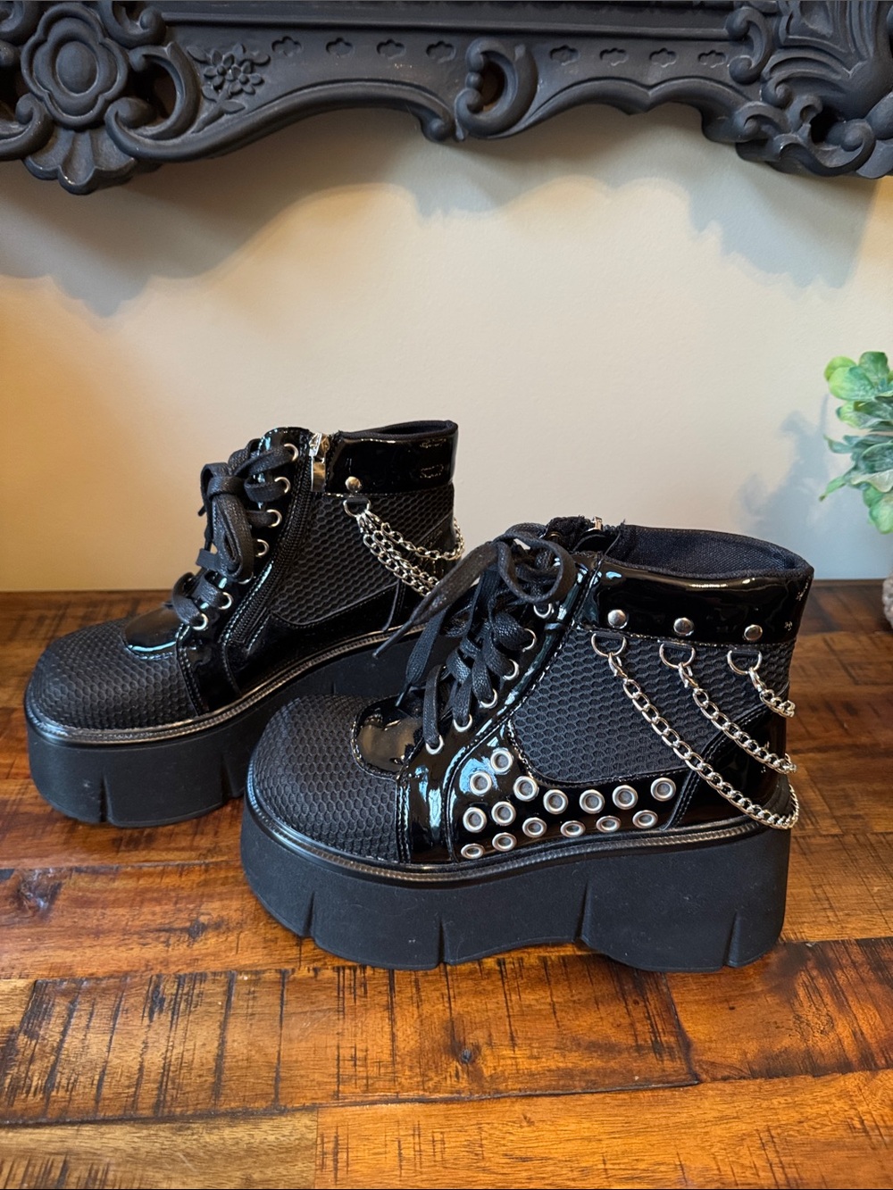 NWOT - Platform Lace-Up With Side Zip, Ankle Boots with Chain Detail - Black